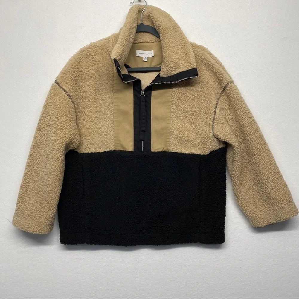 Something Navy Two-Tone Sherpa Pullover Jacket in Beige and Black - Picture 6 of 12